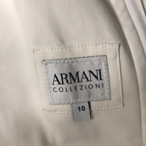 Beautiful Armani Collezioni Creme Blazer - Picture 5 of 7